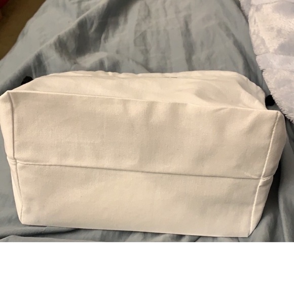 Chanel black or white dust bag small
Price is for one - Picture 3 of 3